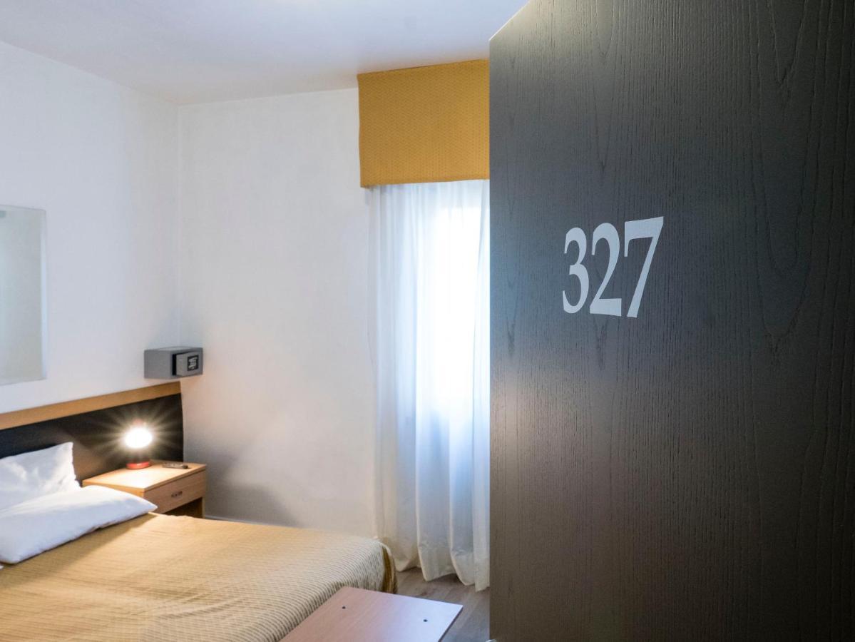 Hotel Doria Nago-Torbole Luaran gambar