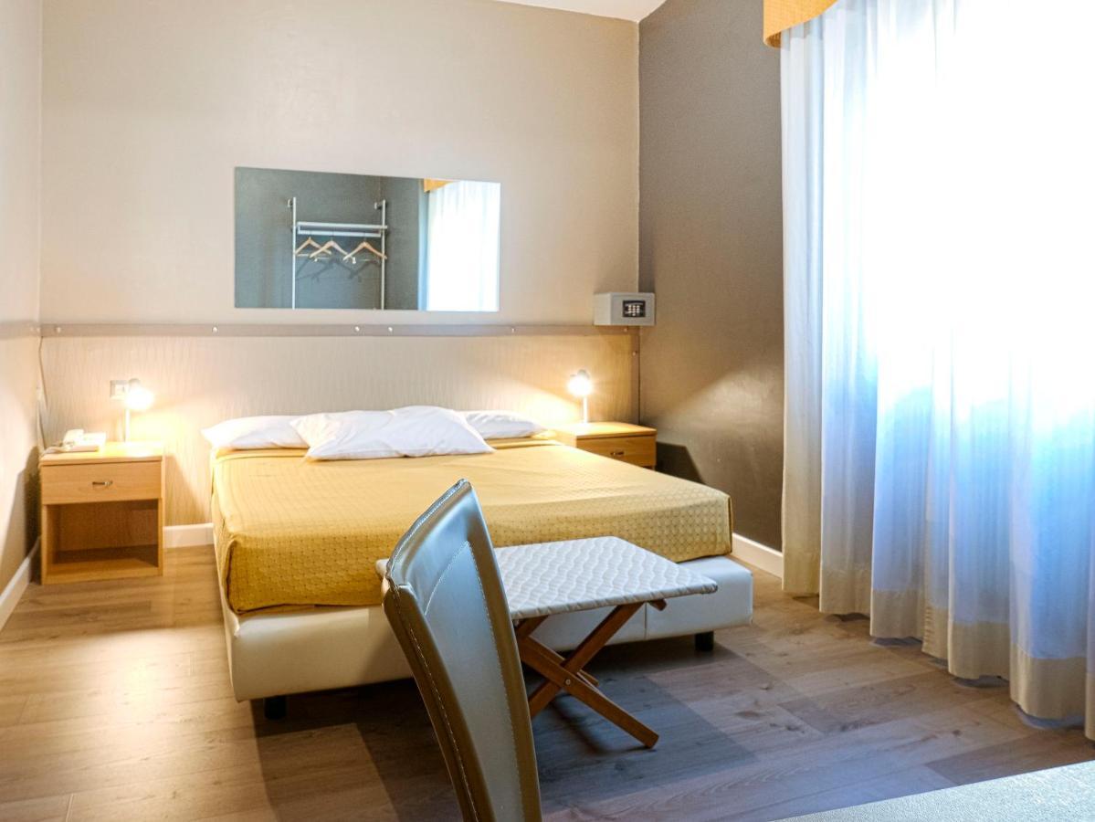 Hotel Doria Nago-Torbole Luaran gambar