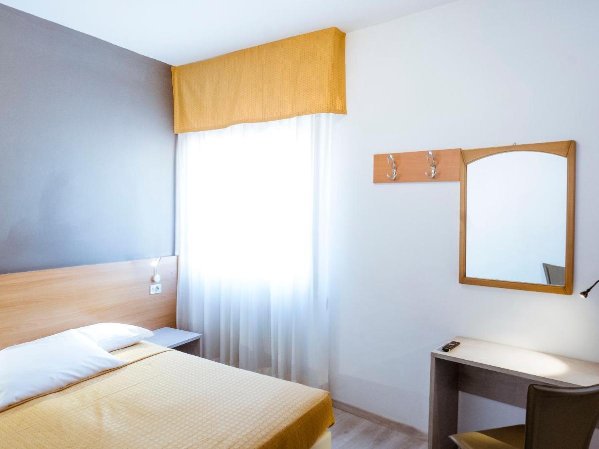 Hotel Doria Nago-Torbole Luaran gambar