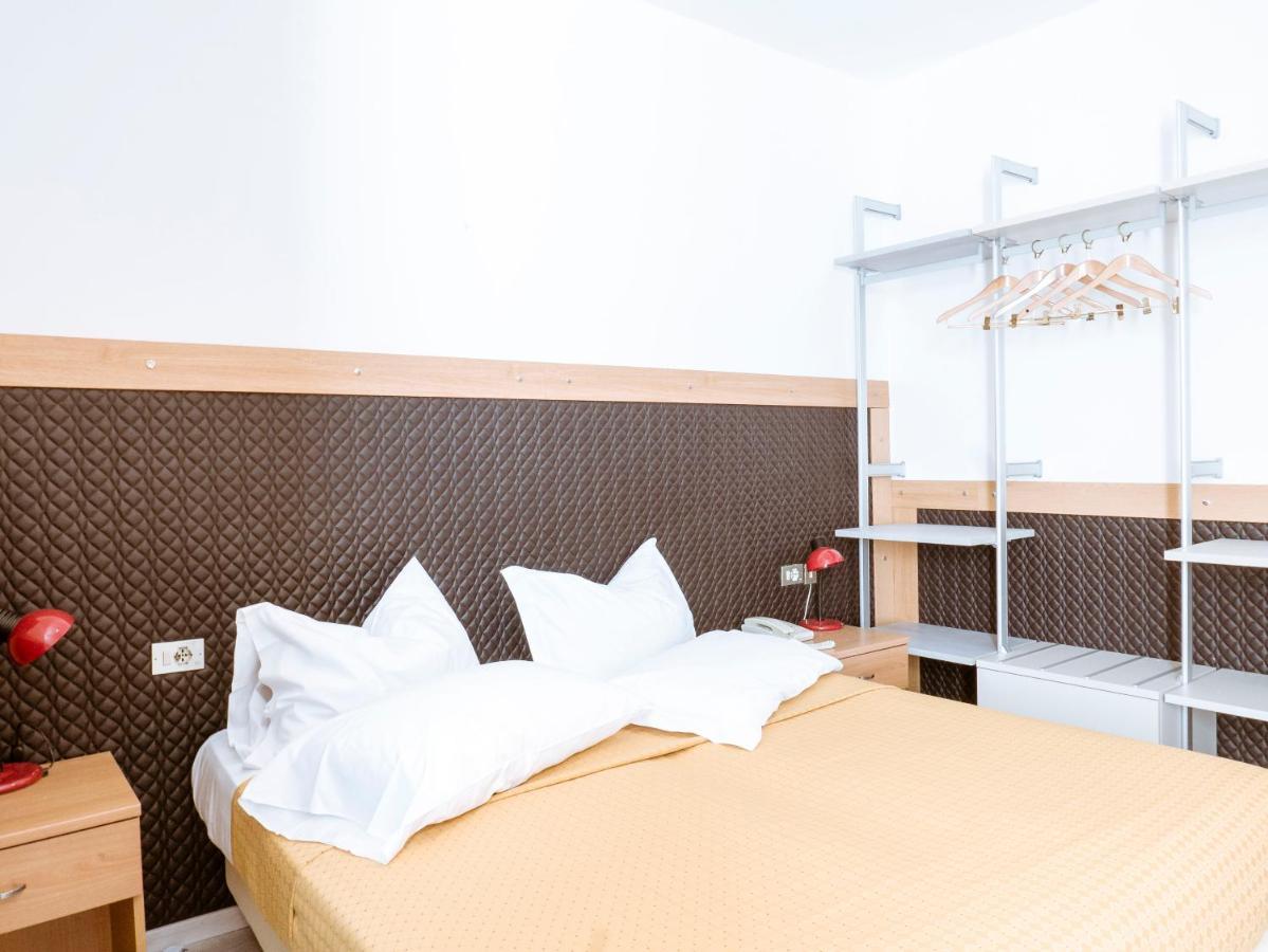 Hotel Doria Nago-Torbole Luaran gambar