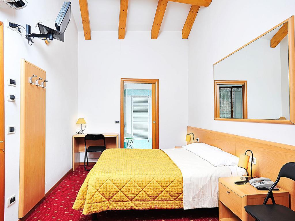 Hotel Doria Nago-Torbole Luaran gambar