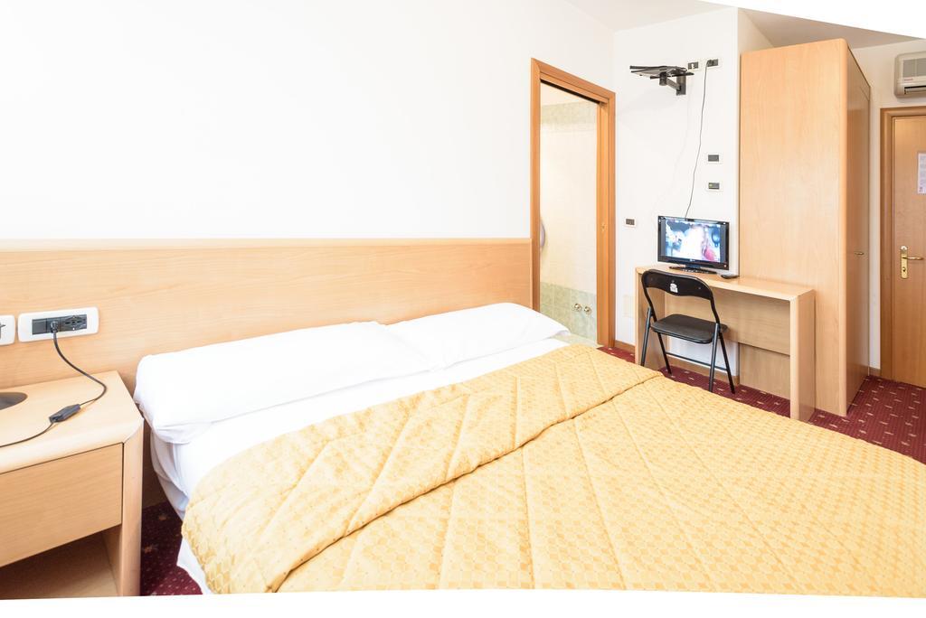 Hotel Doria Nago-Torbole Luaran gambar