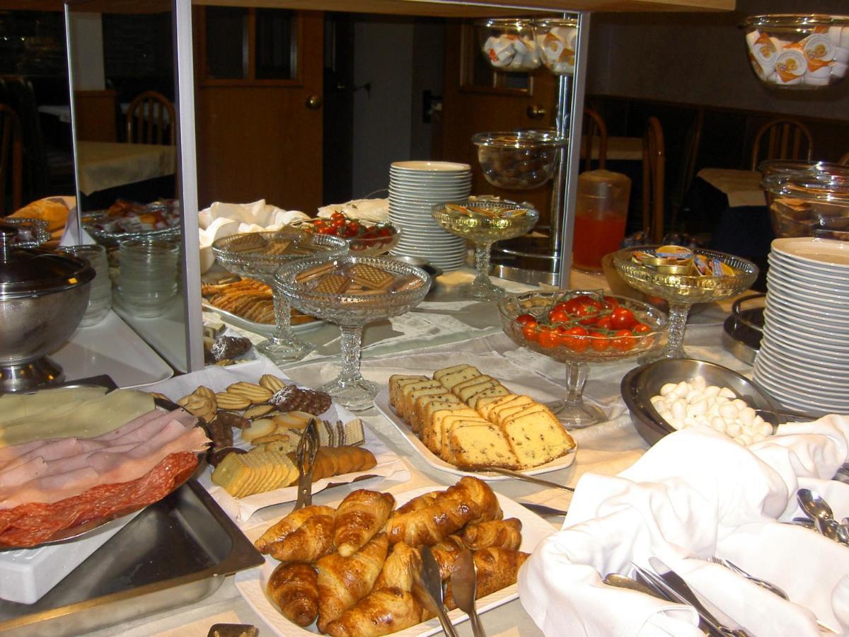Hotel Doria Nago-Torbole Luaran gambar